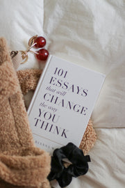 101 Essays That Will Change The Way You Think - book