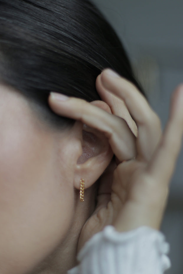 Chain Huggie earrings